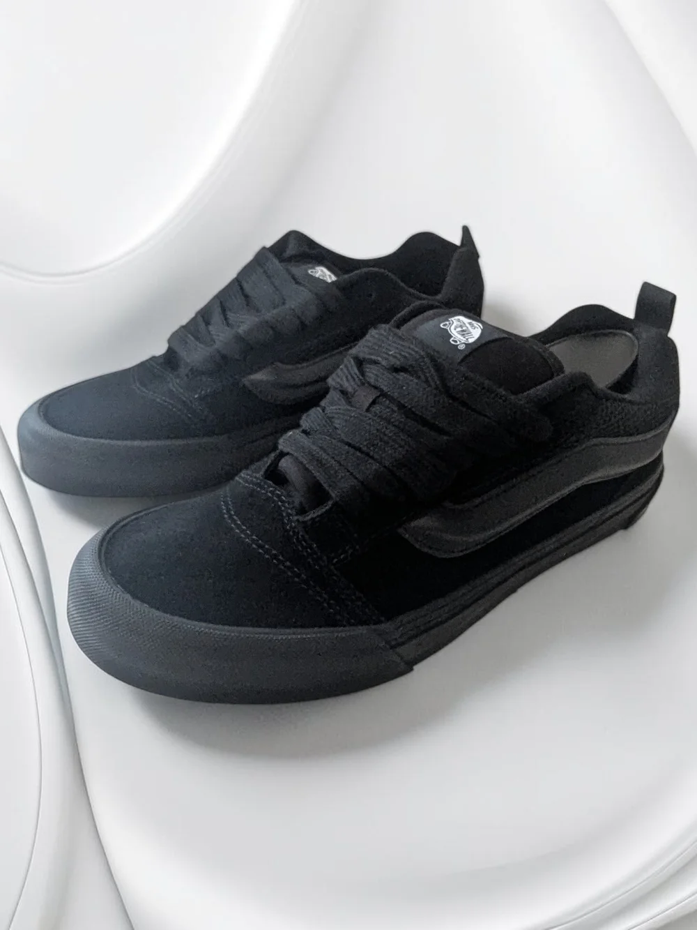 Vans Knu Skool Mens Size 8.5 Black Suede Chunky Skate Shoes Retro Y2K Sneaker